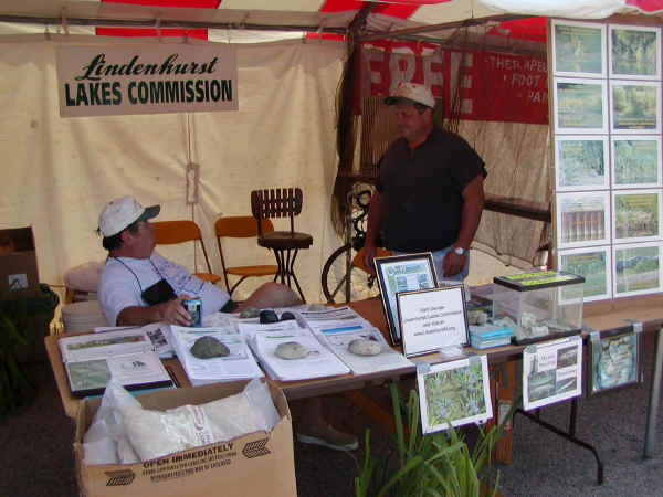 Chairman Bill discussing Lake Linden largemouth bass condition factors with Commissioner Jim Laffey